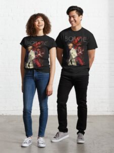 Couple portant des t-shirt de David Bowie
